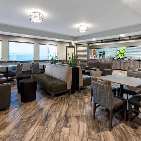 Hotel La Quinta By Wyndham Fairbanks Airport Esterno foto