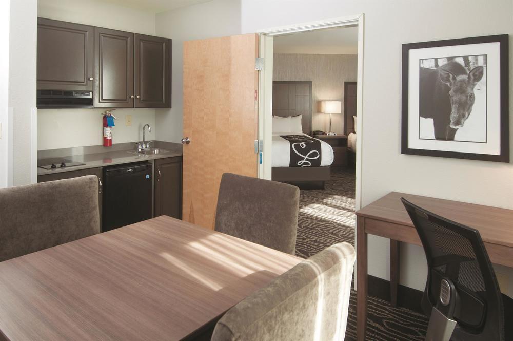 Hotel La Quinta By Wyndham Fairbanks Airport Esterno foto