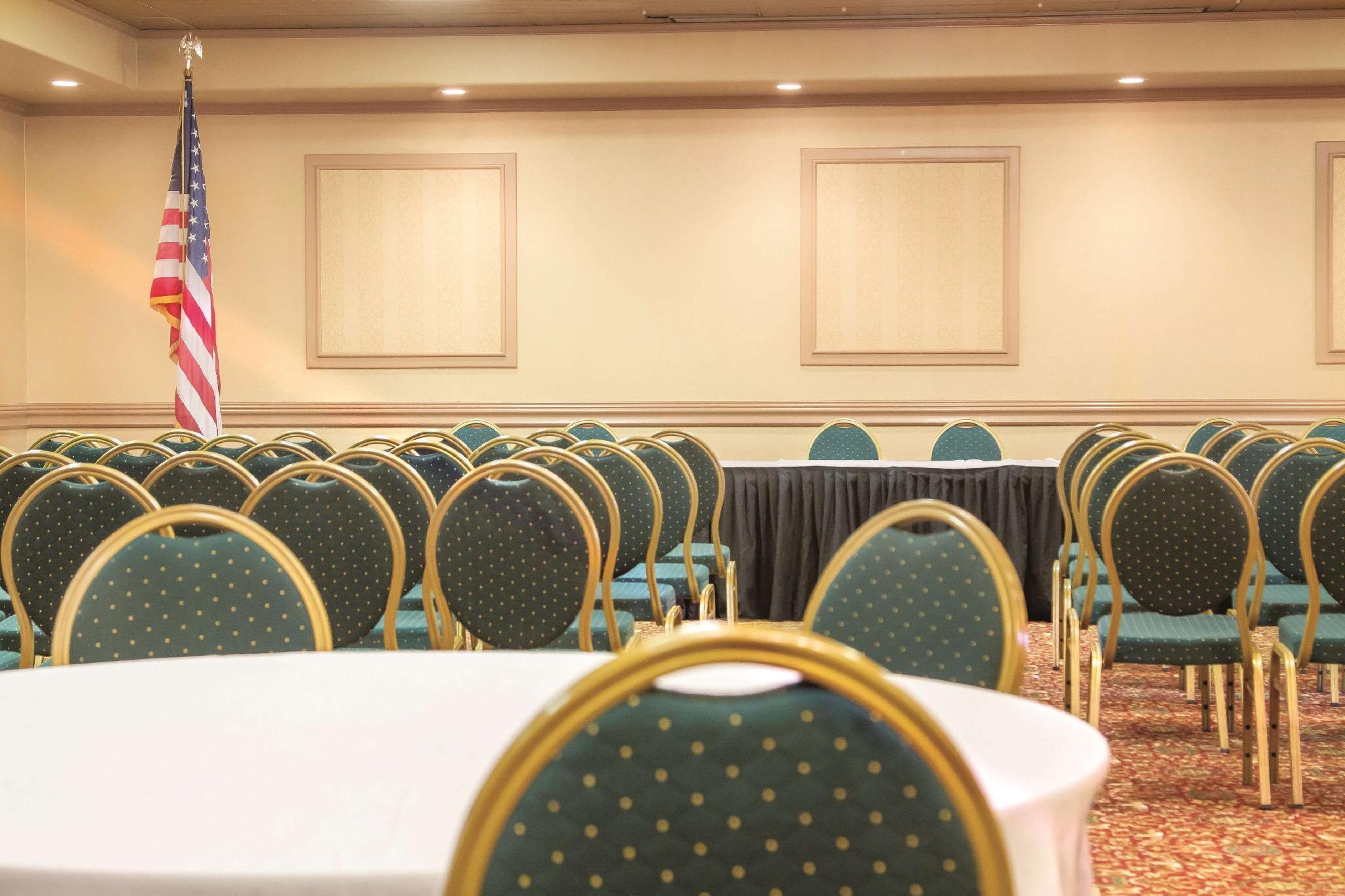 Hotel La Quinta By Wyndham Fairbanks Airport Esterno foto