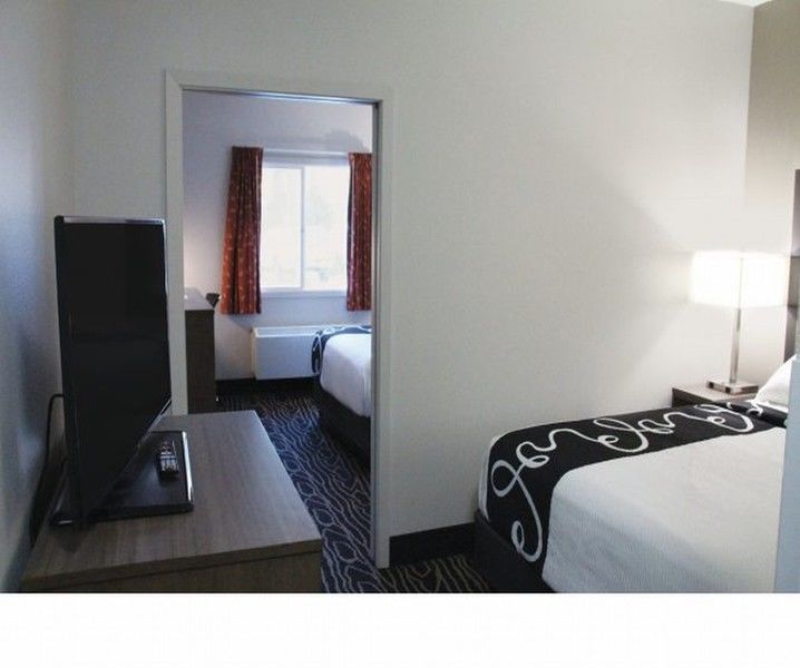 Hotel La Quinta By Wyndham Fairbanks Airport Esterno foto