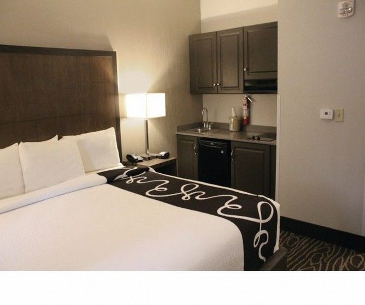 Hotel La Quinta By Wyndham Fairbanks Airport Esterno foto